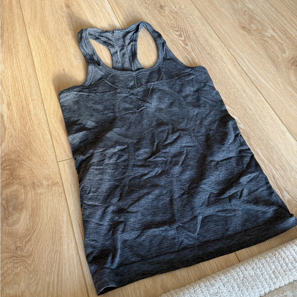 Lululemon Swiftly Tech Racerback Tank Top 2.0
Hip Length